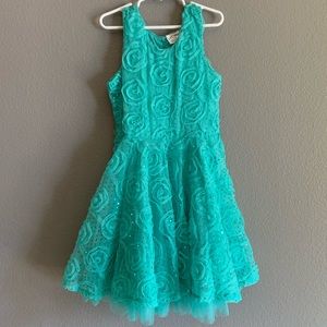 Girls dress